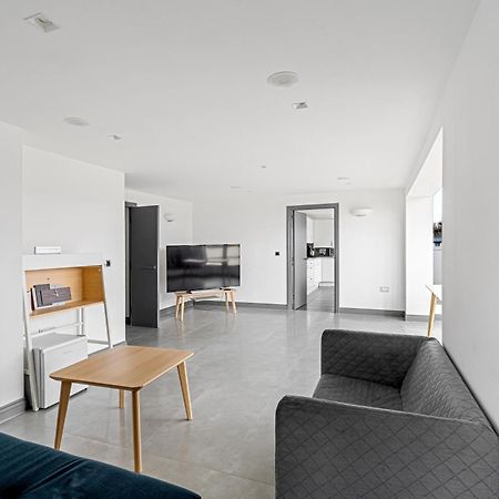Long Letting - Luxurious 3 Bedroom Penthouse In City Centre - Parking Included! Chelmsford Exterior photo
